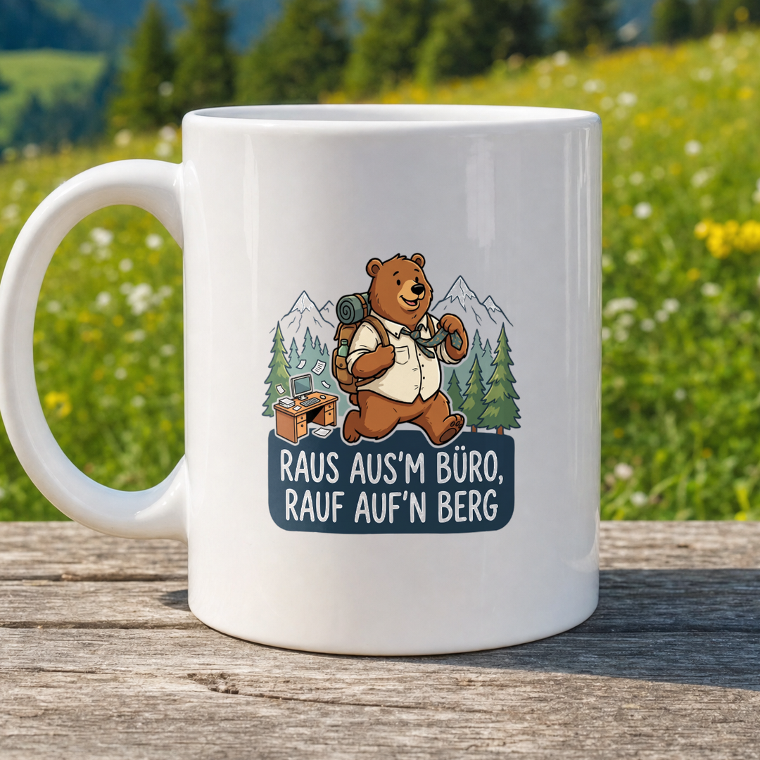 Tasse Raus aus'm Büro, rauf auf'n Berg von Kraxelgaudi, weiße Keramiktasse beidseitig bedruckt