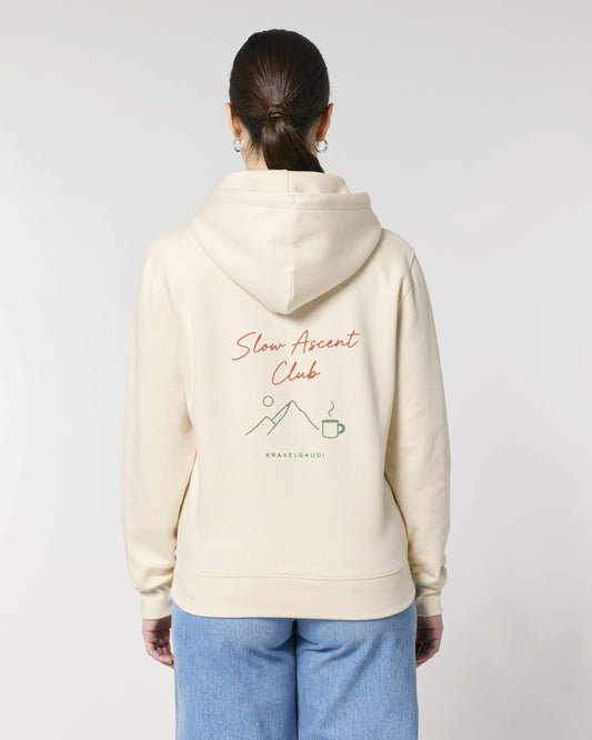 Slow Ascent Club Hoodie mit Rückendruck, von hinten getragen
