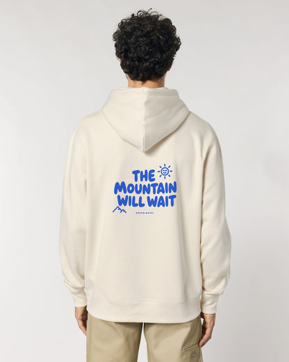 The Mountain Will Wait Hoodie mit Rückendruck, von hinten getragen