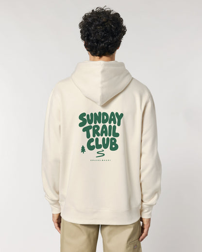 Sunday Trail Club Hoodie mit Rückendruck, von hinten getragen