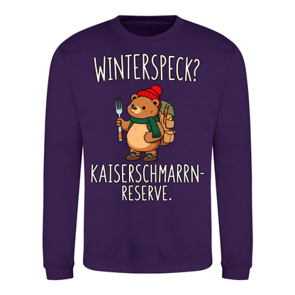 Kaiserschmarrn-Reserve Sweater in Purple – Vorderansicht mit Kaiserbär-Weihnachtsmotiv