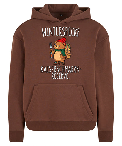 Kaiserschmarrn-Reserve Hoodie in Chocolate Brown – Vorderansicht mit Kaiserbär-Weihnachtsmotiv