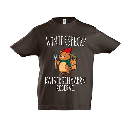 Kaiserschmarrn-Reserve Kinder T-Shirt in Chocolate – Vorderansicht, Motiv mittig zwischen den Ärmelansätzen