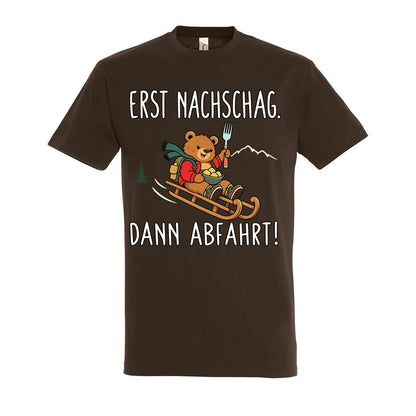 Erst Nachschlag T-Shirt Unisex in Chocolate – Vorderansicht mit mittlerer Brustplatzierung des Kaiserbär-Motivs