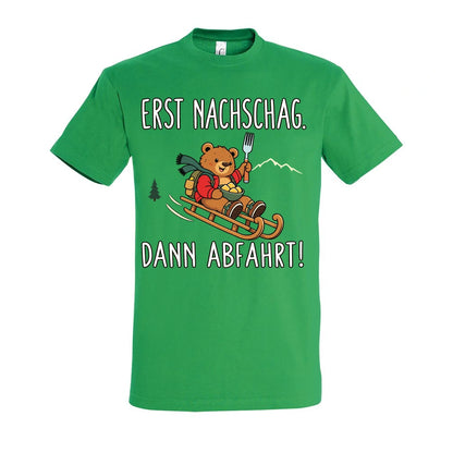 Erst Nachschlag T-Shirt Unisex in Kelly Green – Vorderansicht mit mittlerer Brustplatzierung des Kaiserbär-Motivs
