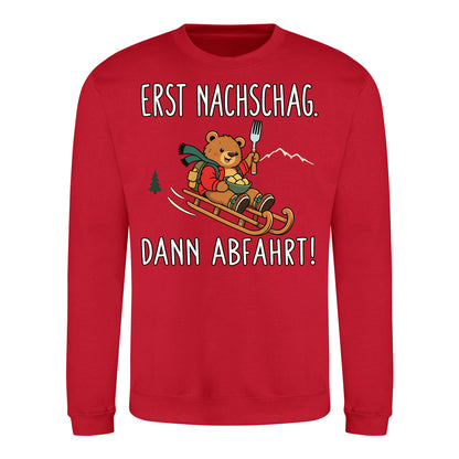 Erst Nachschlag Sweater in Fire Red – Vorderansicht mit Kaiserbär-Weihnachtsmotiv