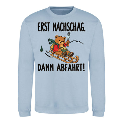 Erst Nachschlag Sweater in Sky Blue – Vorderansicht mit Kaiserbär-Weihnachtsmotiv