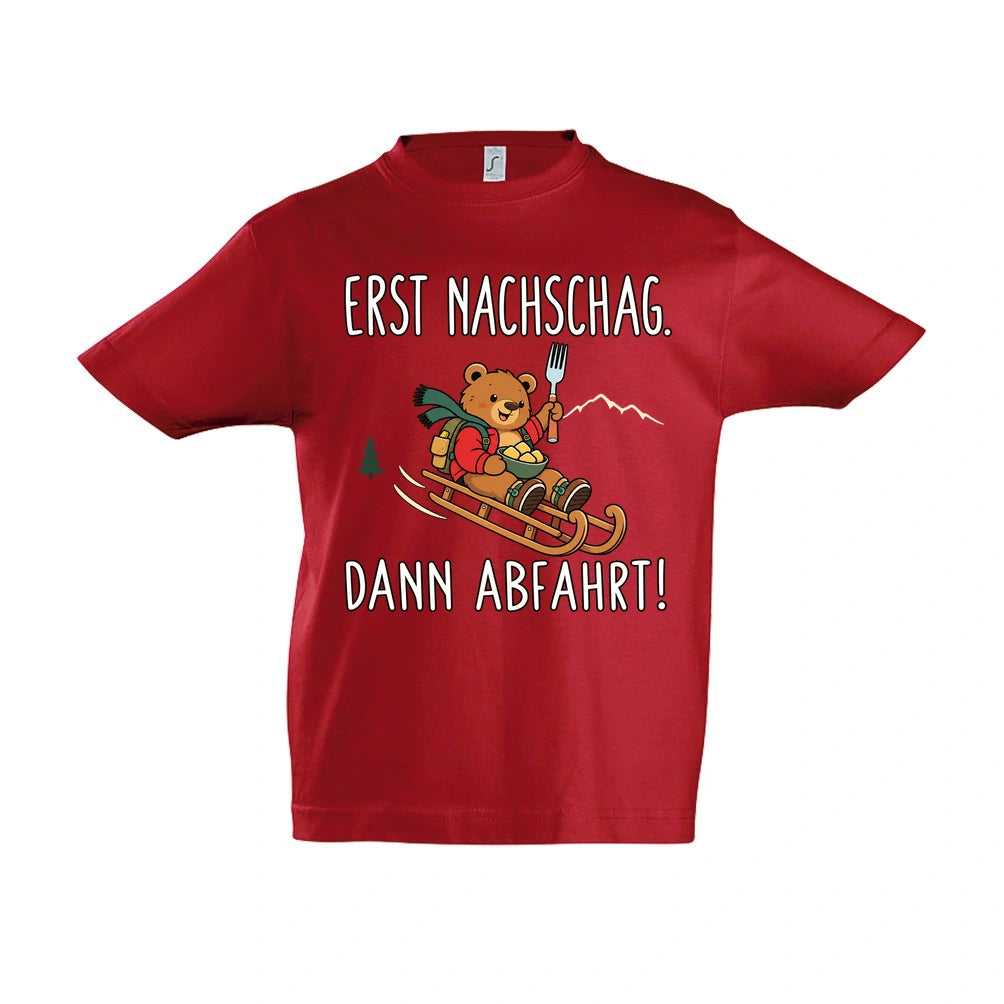 Erst Nachschlag Kinder T-Shirt in Red – Vorderansicht, Motiv mittig zwischen den Ärmelansätzen