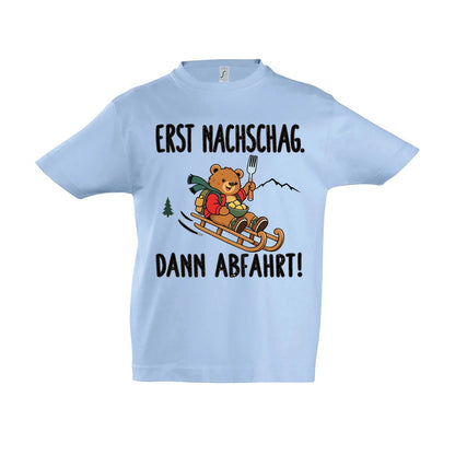 Erst Nachschlag Kinder T-Shirt in Sky Blue – Vorderansicht, Motiv mittig zwischen den Ärmelansätzen