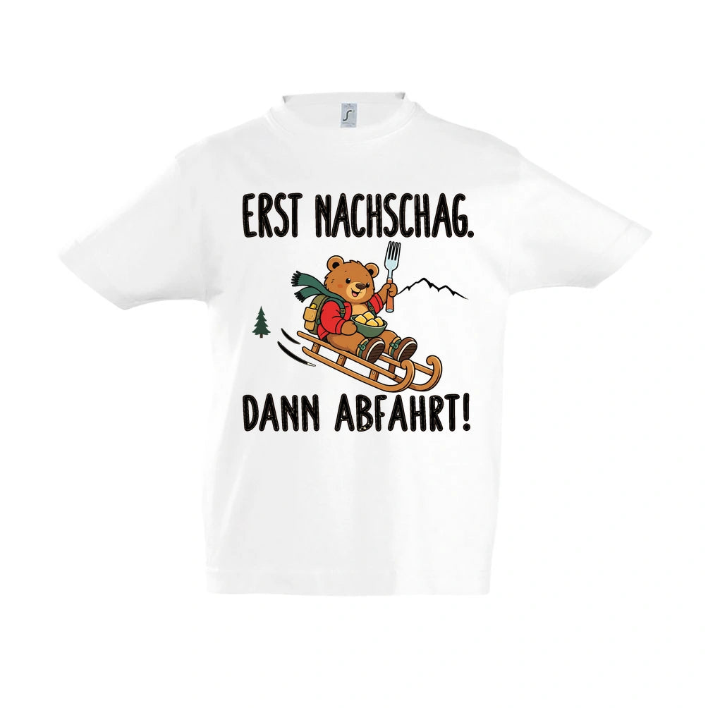 Erst Nachschlag Kinder T-Shirt in White – Vorderansicht, Motiv mittig zwischen den Ärmelansätzen