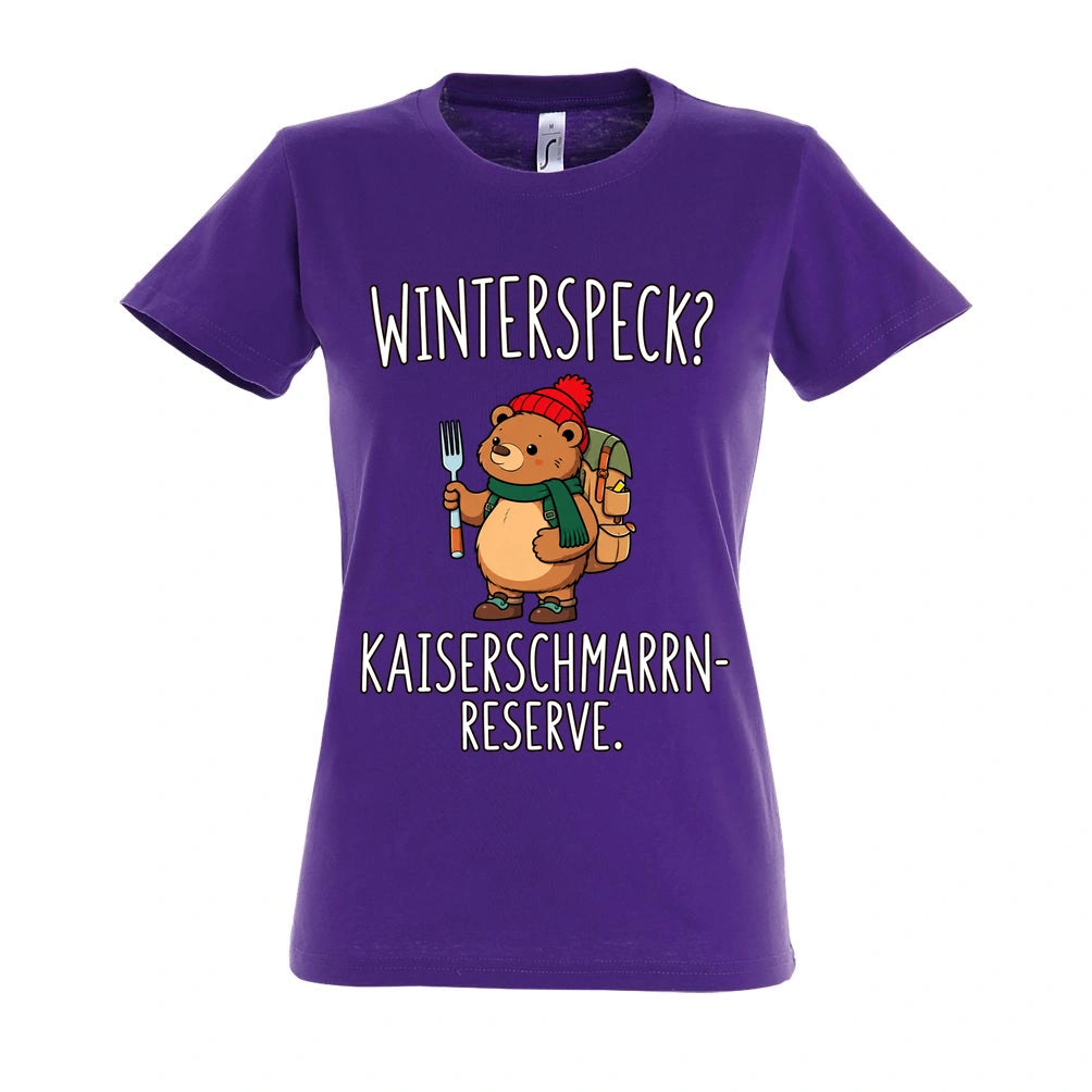 Kaiserschmarrn-Reserve Frauen Shirt in Dark Purple – Vorderansicht mit Kaiserbär-Weihnachtsmotiv