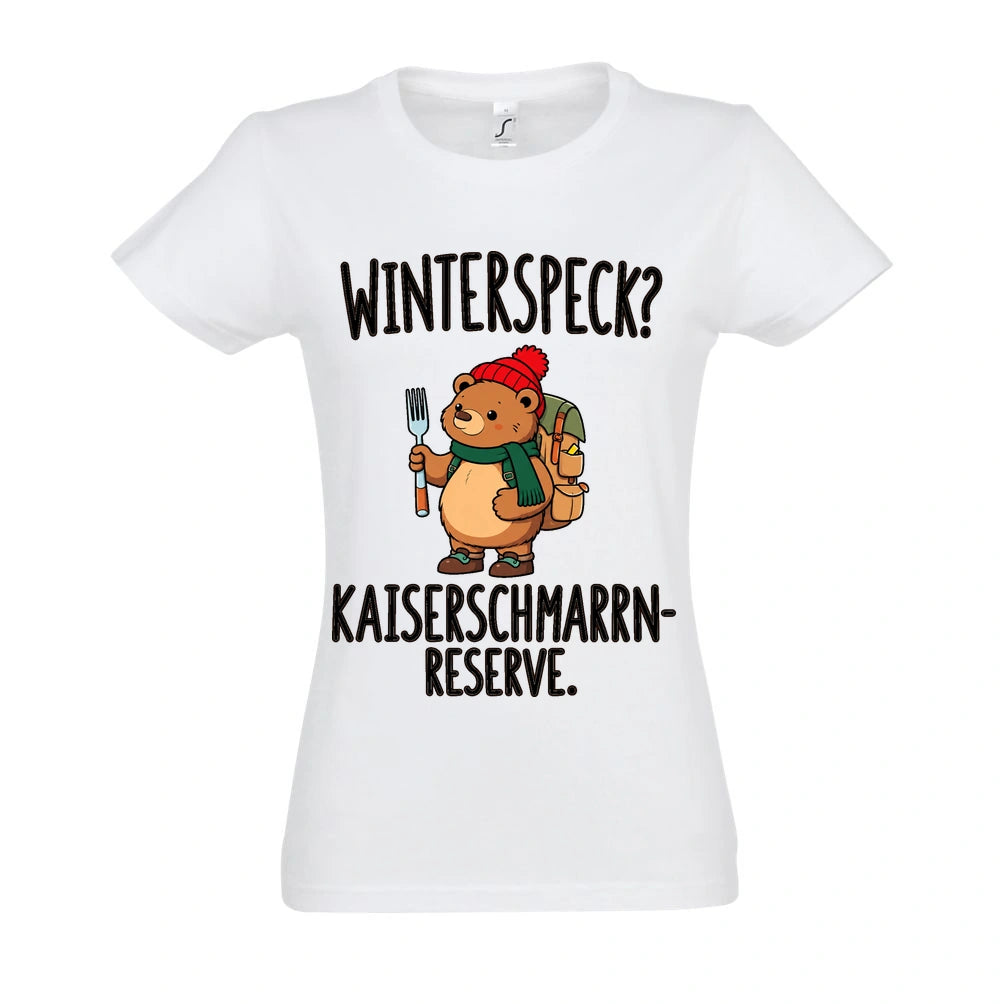 Kaiserschmarrn-Reserve Frauen Shirt in White – Vorderansicht mit Kaiserbär-Weihnachtsmotiv