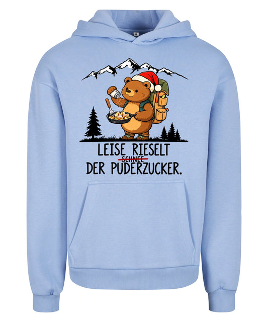 Puderzucker Hoodie in Powder Blue – Vorderansicht mit Kaiserbär-Weihnachtsmotiv