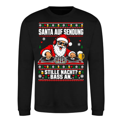Santa auf Sendung – Christmas Sweater Unisex in Deep Black – Vorderansicht, großer Frontdruck
