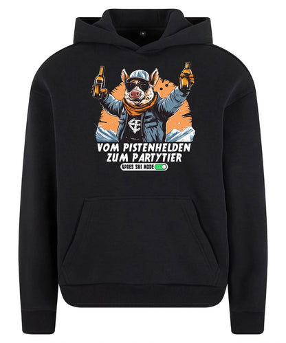 Pistenheld Hoodie in Black – Vorderansicht mit dem Motiv Pistenheld.