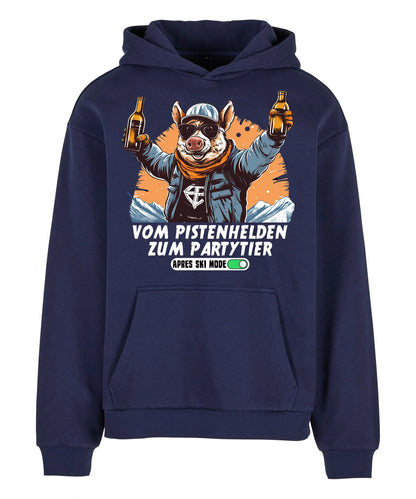 Pistenheld Hoodie in Navy – Vorderansicht mit dem Motiv Pistenheld.