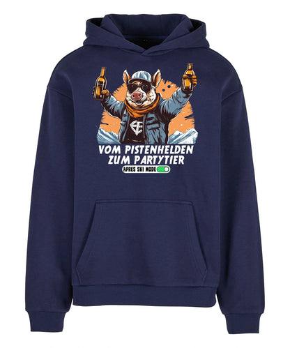 Pistenheld Hoodie in Navy – Vorderansicht mit dem Motiv Pistenheld.