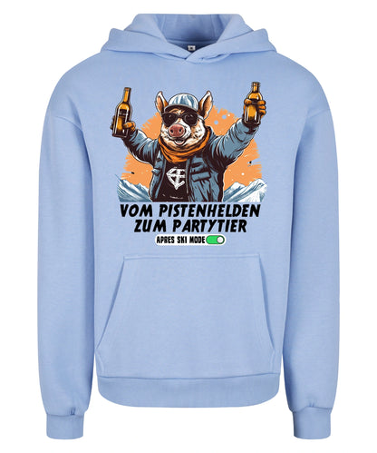 Pistenheld Hoodie in Powder Blue – Vorderansicht mit dem Motiv Pistenheld.