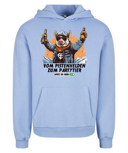 Pistenheld Hoodie in Powder Blue – Vorderansicht mit dem Motiv Pistenheld.