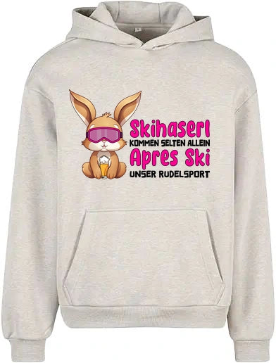 Skihaserl Rudelsport Hoodie in Light Grey – Vorderansicht mit dem Motiv Skihaserl Rudelsport.