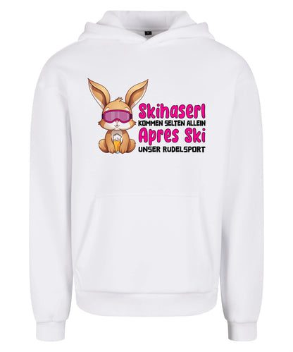 Skihaserl Rudelsport Hoodie in White – Vorderansicht mit dem Motiv Skihaserl Rudelsport.