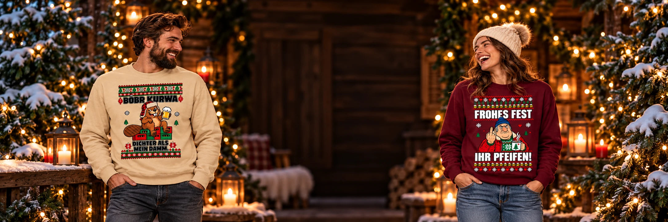 Lustige Christmas Sweater von Kraxelgaudi vor einer weihnachtlich beleuchteten Berghütte